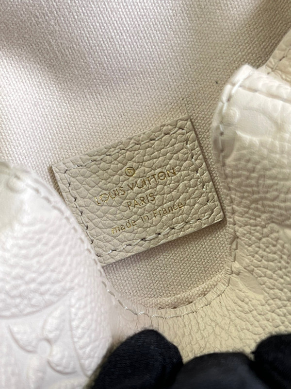 l**is V*t*n micro metis