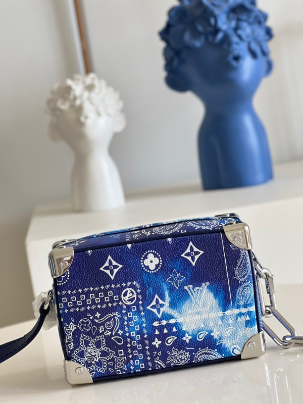 l**is V*t*n mini soft trunk