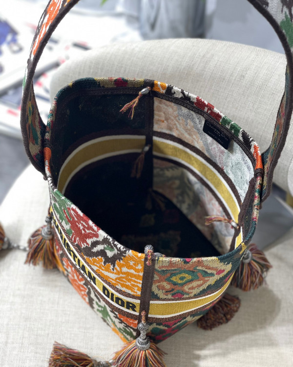 D*or d-bubble bucket bag