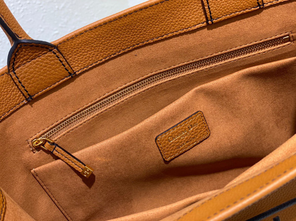 medium D*or book tote