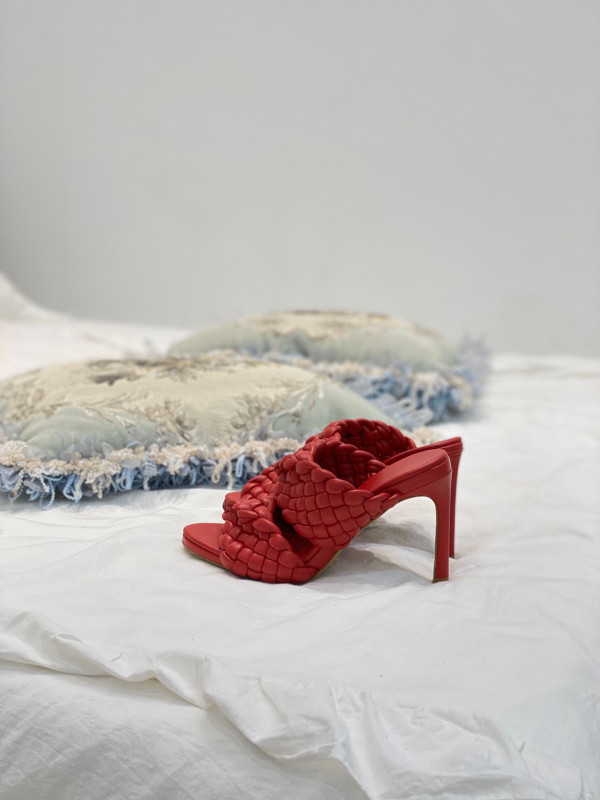 Bo*te*ga ve*ne*ta curve