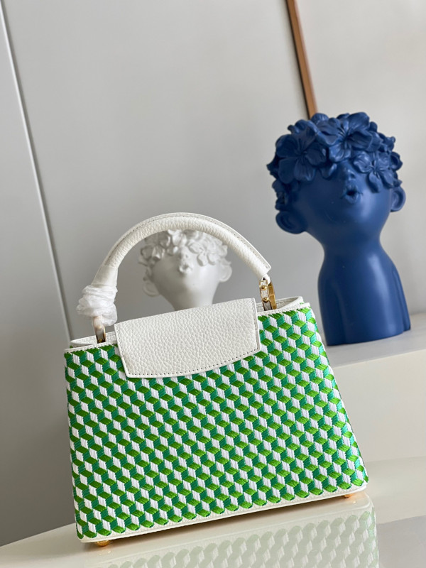 l**is V*t*n capucines bb