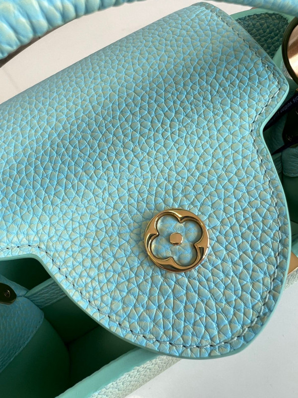 l**is V*t*n capucines bb