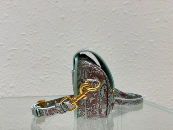 D*or bobby east-west bag