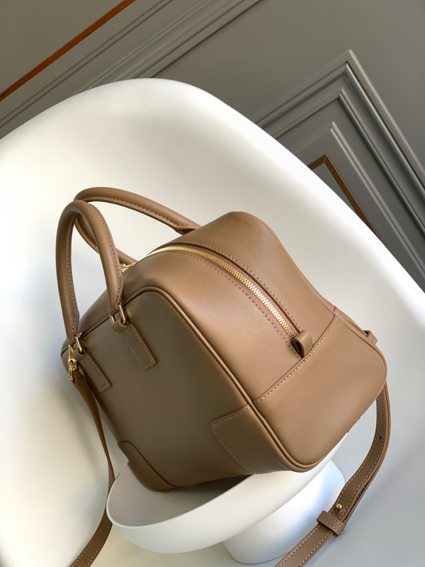 LOEWE Amazona 28 bag