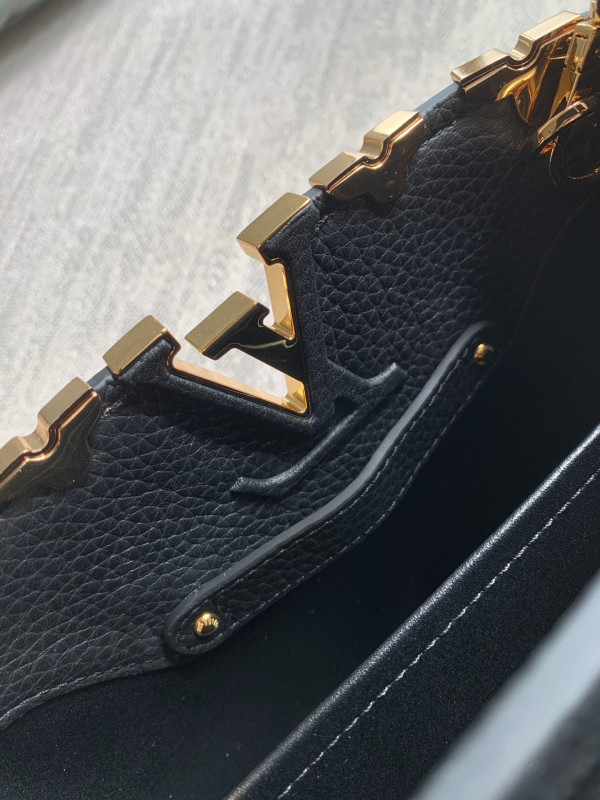 l**is V*t*n capucines mini