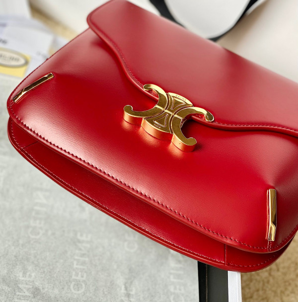 Ce**e chain besace triomphe