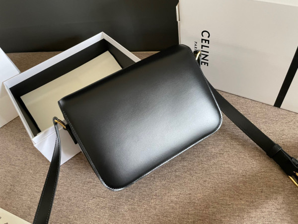 Ce**e classique triomphe bag