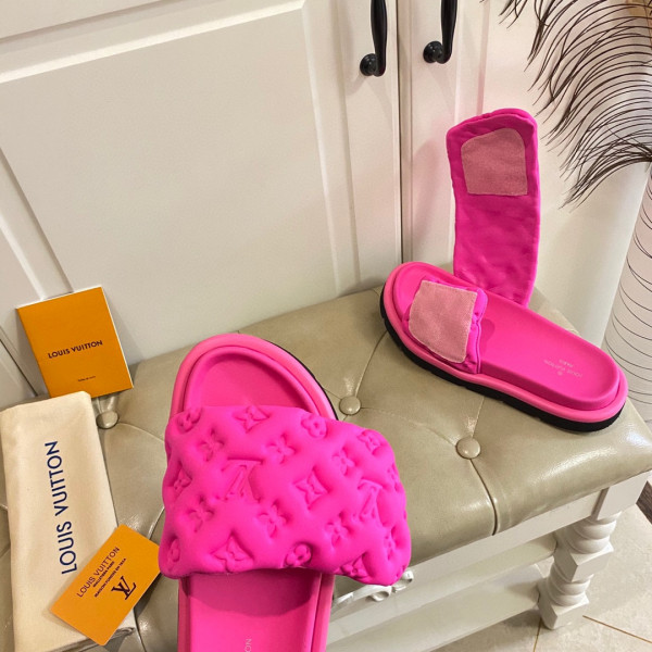 l**is V*t*n pool pillow comfort mule