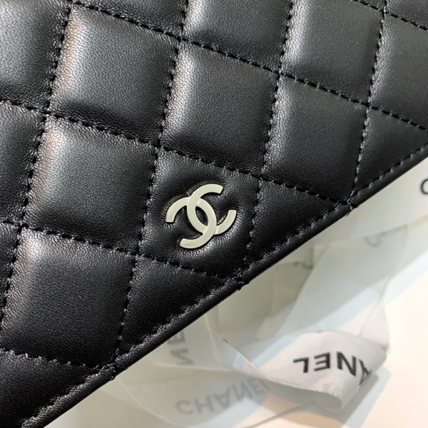 CL CHAIN WALLET LAMBSKIN NEW EDITION