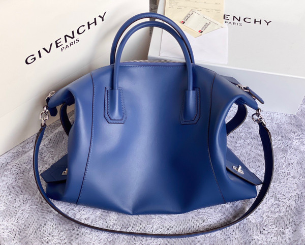 GIVENCHY ANTIGONA SOFT