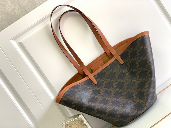 Ce**e medium couffin cuir triomphe