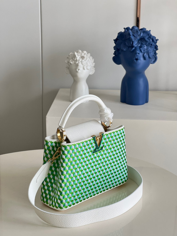 l**is V*t*n capucines bb