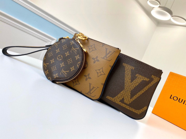 l**is V*t*n monogram pouch