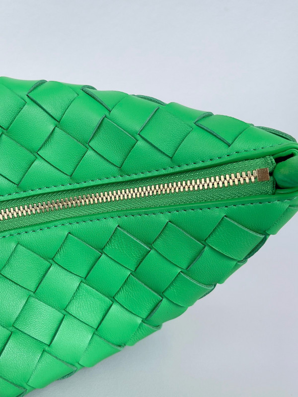 Bo*te*ga ve*ne*ta turn