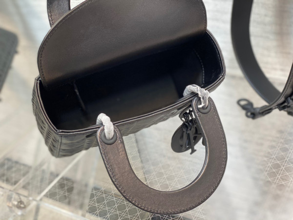 lady D*or small-20-16.5-8cm