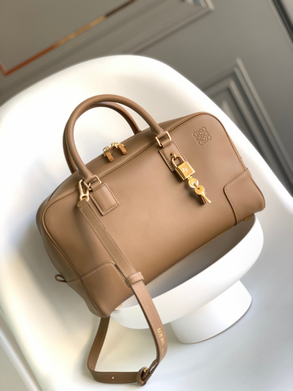 LOEWE Amazona 28 bag