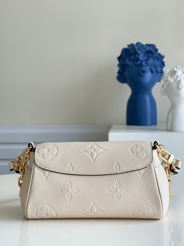 l**is V*t*n favorite