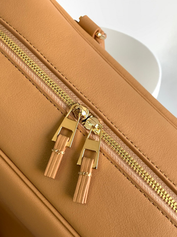 LOEWE Amazona 28 bag