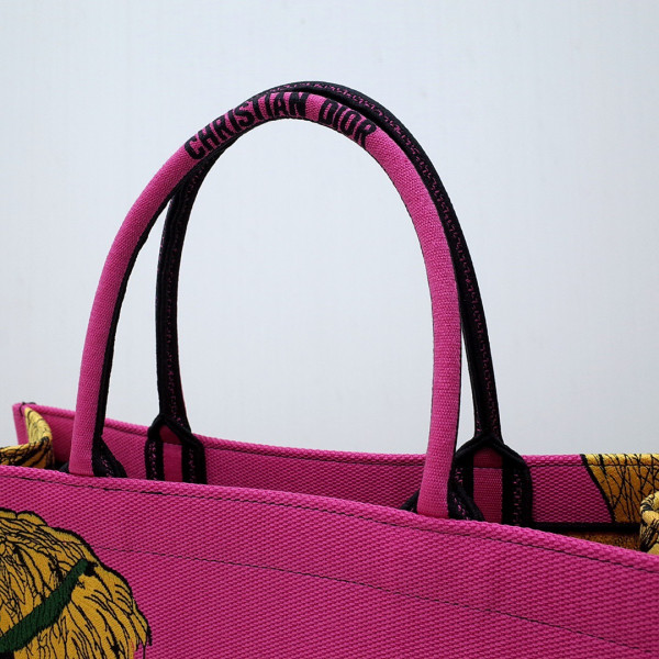 large D*or book tote