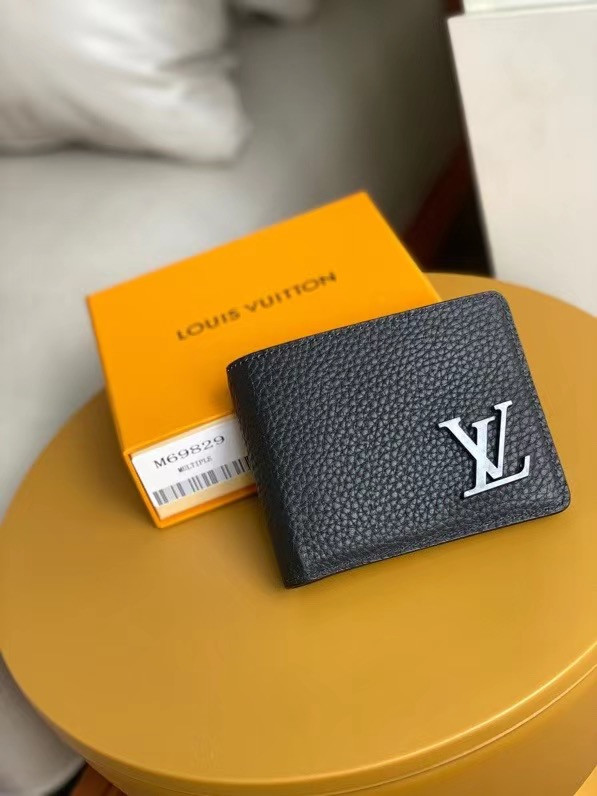 l**is V*t*n multiple wallet