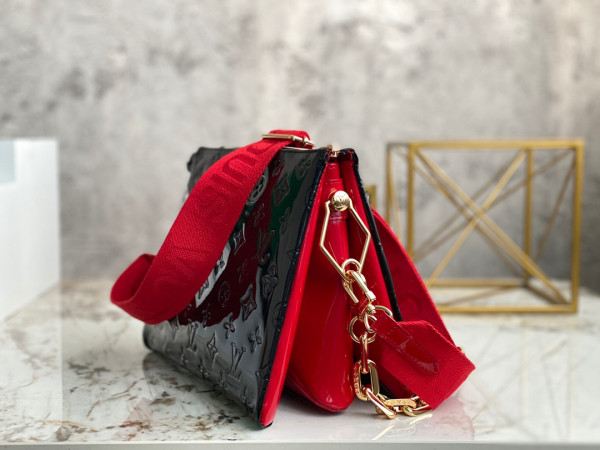 l**is V*t*n coussin pm