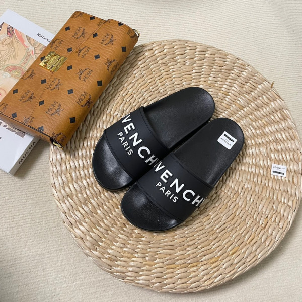 GIVENCHY sildes