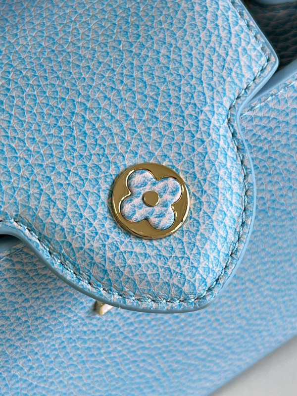 l**is V*t*n capucines mini