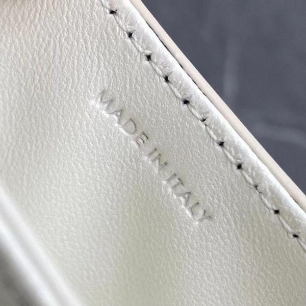 Ce**e mini besace triomphe