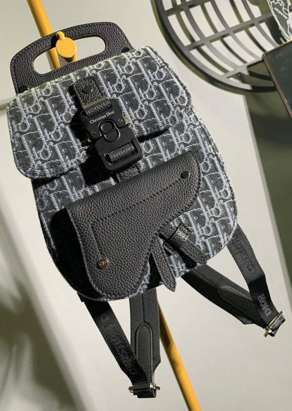 D*or oblique backpack