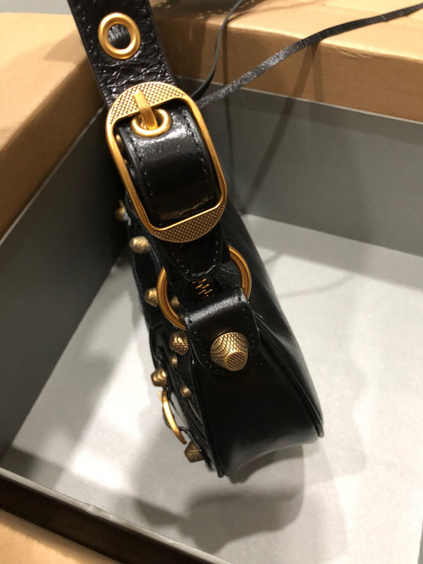 Ba*len*cia*ga women''s le cagole xs shoulder bag