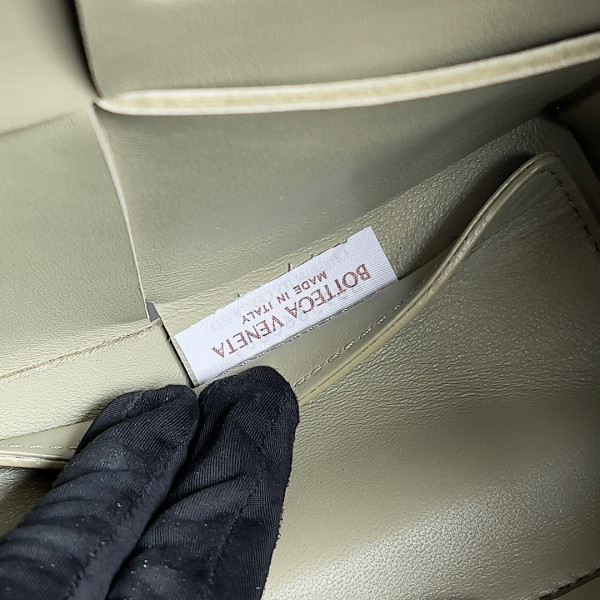 Bo*te*ga ve*ne*ta arco mini tote