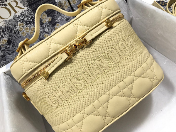 D*or vanity case-24-17-13.5cm