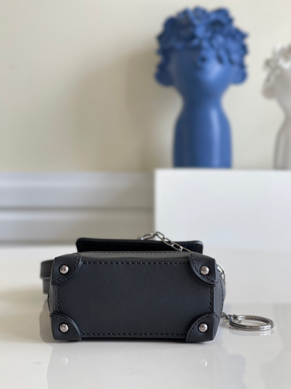 l**is V*t*n mini steamer pouch