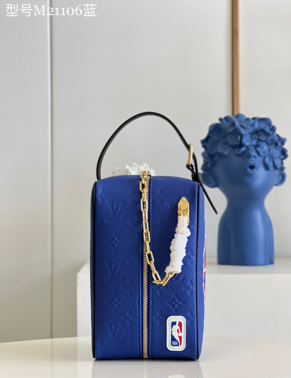 l**is V*t*n dopp kit