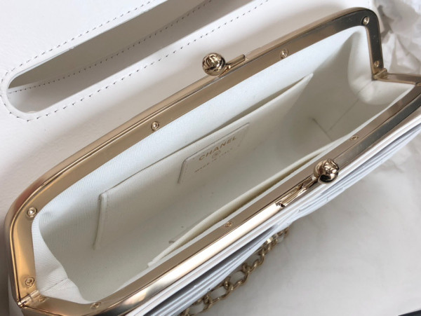 CL FLAP PHONE HOLDER WITH CHAIN