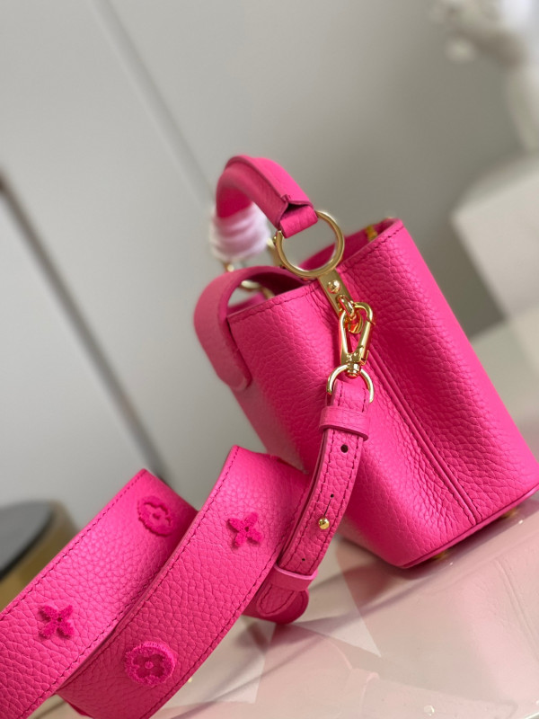 l**is V*t*n capucines mini