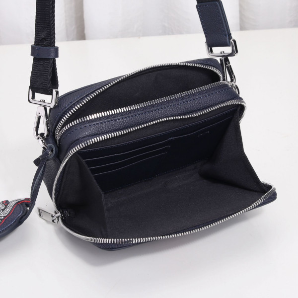 D*or and shawn messenger pouch