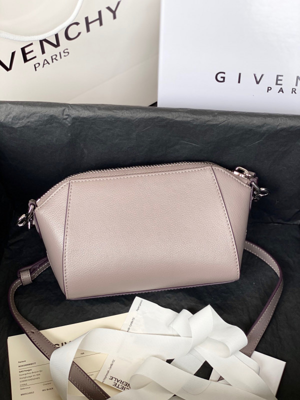 GIVENCHY NANO ANTIGONA