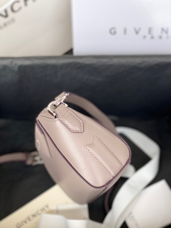 GIVENCHY NANO ANTIGONA