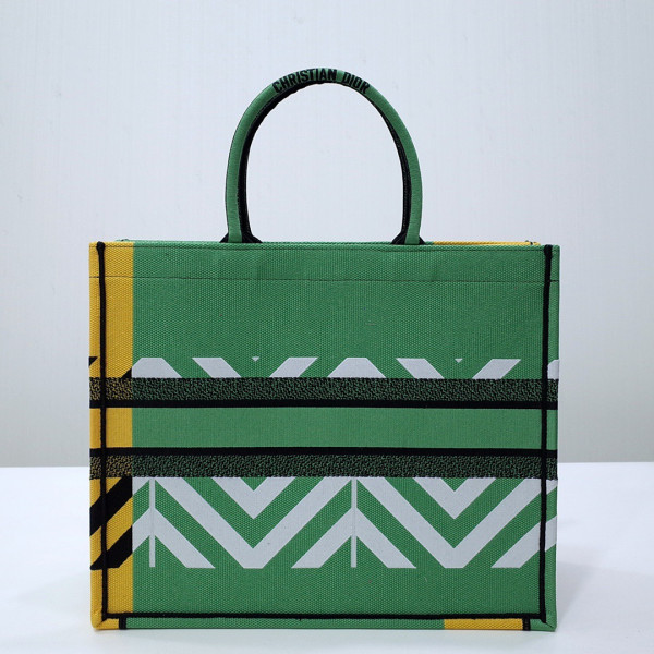 large D*or book tote