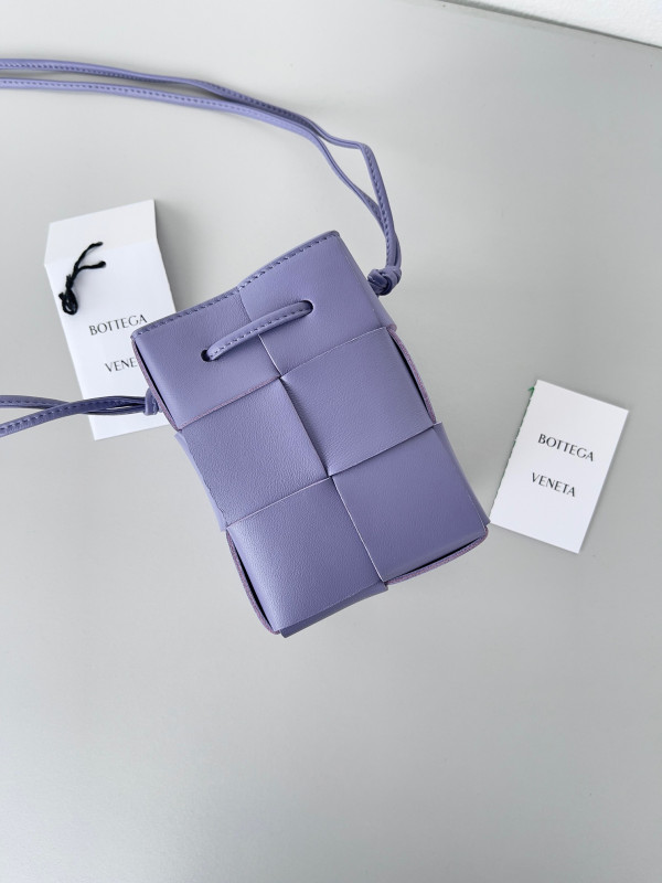 Bo*te*ga ve*ne*ta mini cassette bucket bag