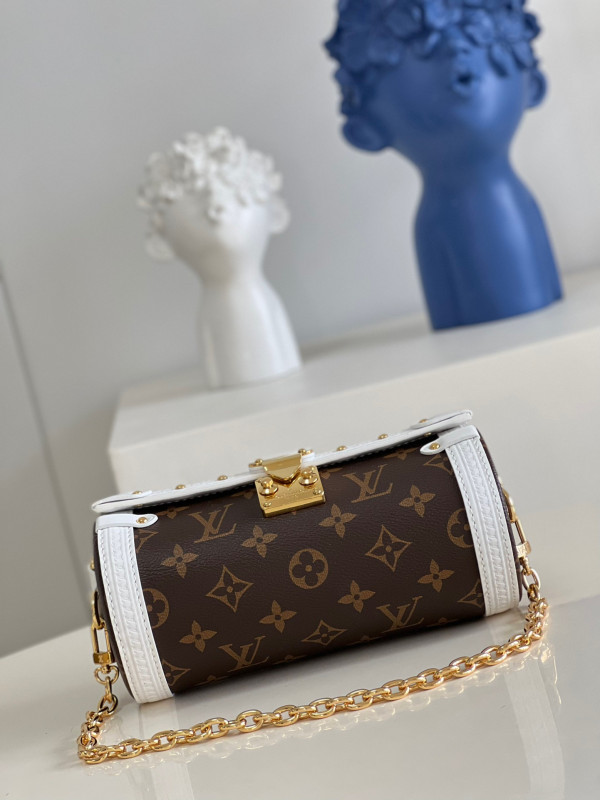 l**is V*t*n papillon trunk