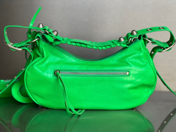 Ba*len*cia*ga women''s le cagole small shoulder bag