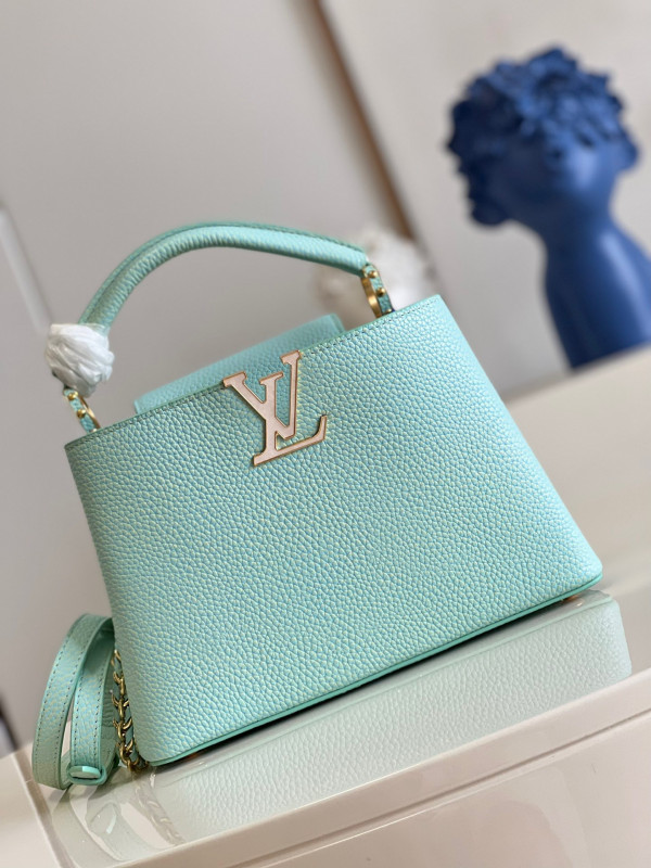 l**is V*t*n capucines bb