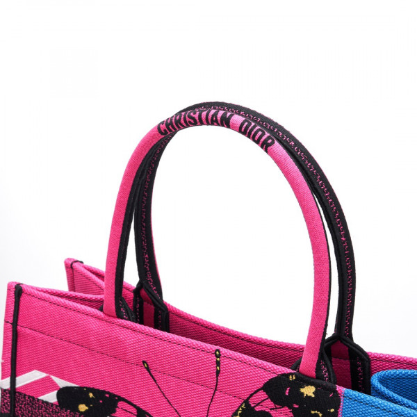 medium D*or book tote