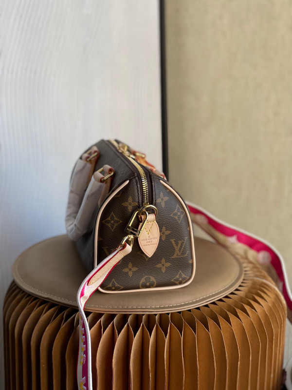 l**is V*t*n speedy bandouliÈre 20