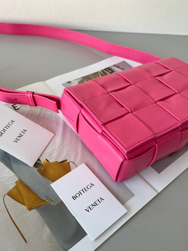 Bo*te*ga ve*ne*ta cassette