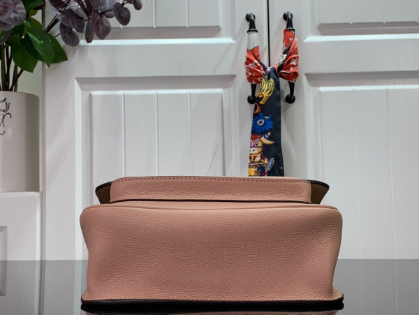 l**is V*t*n lockme chain pm