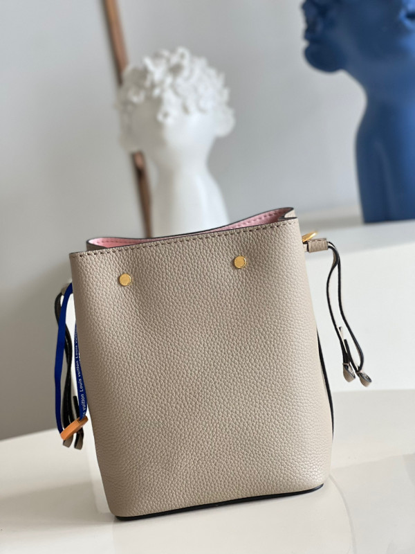 l**is V*t*n nano lockme bucket